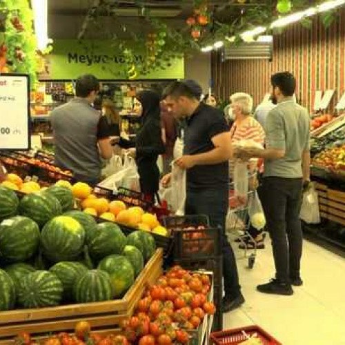 Bakıda sərt karantinlə bağlı mağazalarda izdiham yarandı